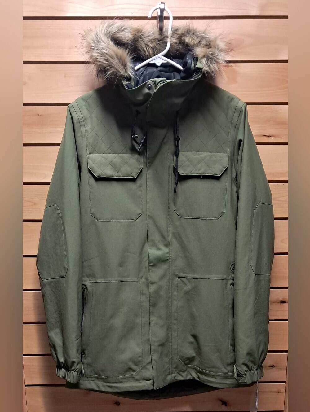NWT Volcom Shadow Insulated Snowboard Jacket Faux Fur Hood Military Green Size L